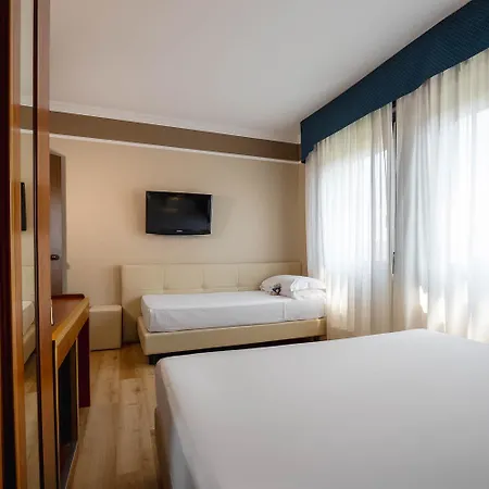 Ih Admiral Hotel