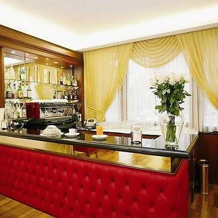 Ih Admiral Hotel