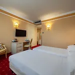 Ih Admiral מלון 4*