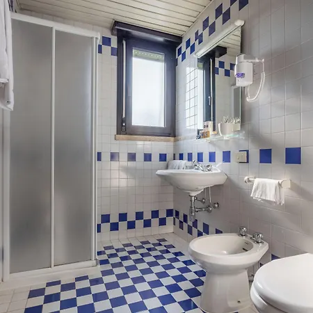 Ih Admiral Hotel 4*